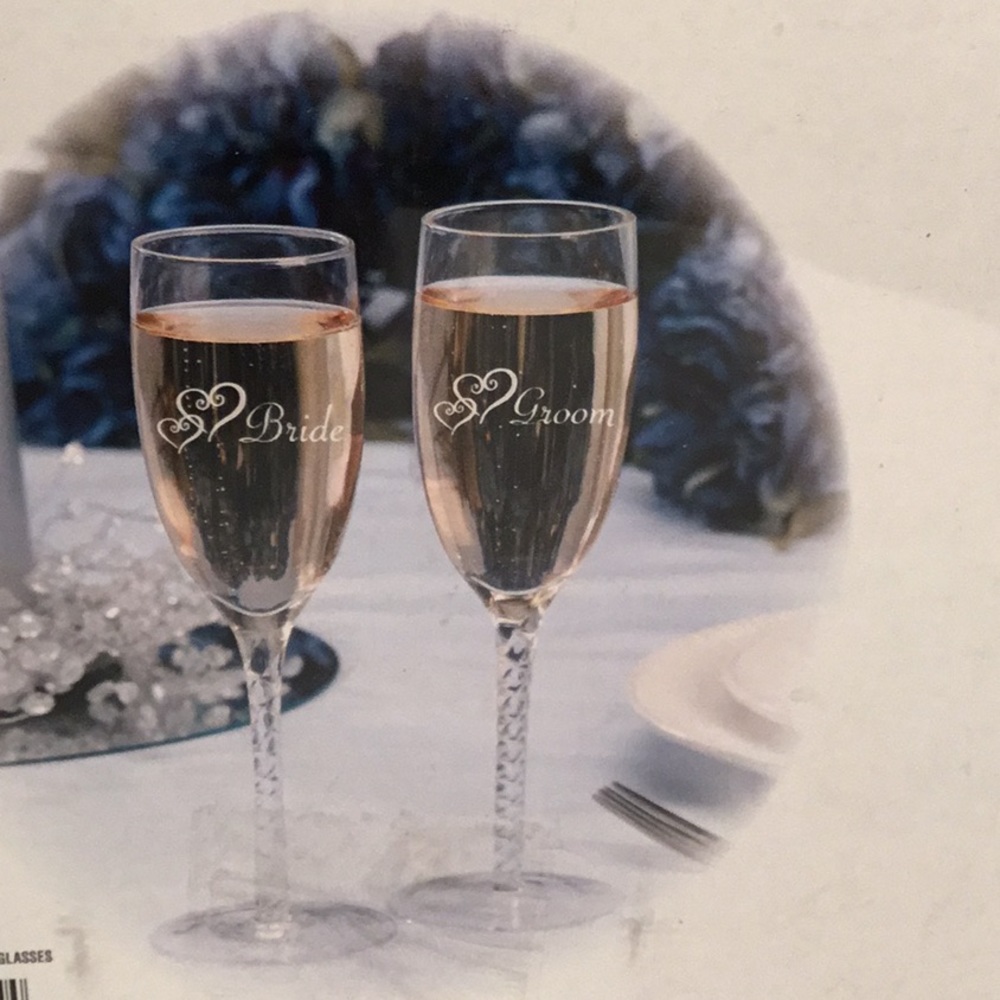 VICTORIA LYNN BRIDE & GROOM TOASTING GLASSES